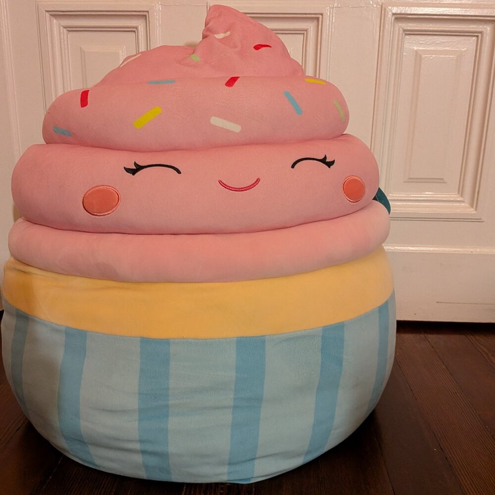 NWT Squishmallows Diedre the Cupcake 24” inch JUMBO XXL, hard to find